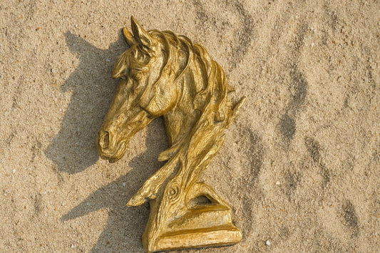 4 Elegant Horse Decoration Pieces For Your Home