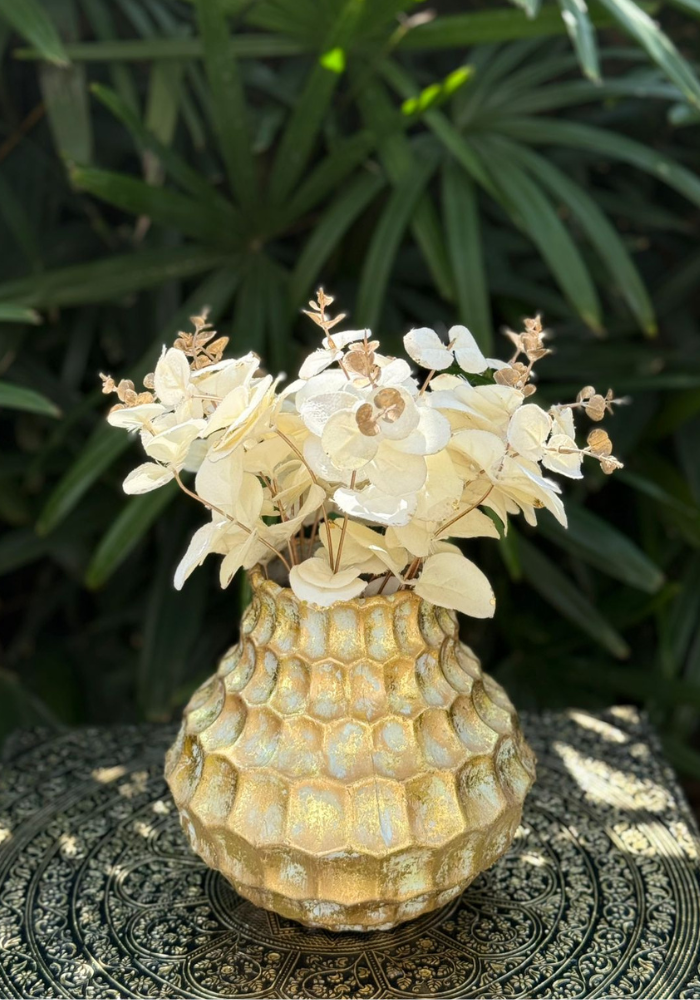 Medium Gold Honeycomb Vase – Elegant Accent Décor (WITHOUT FLOWERS)