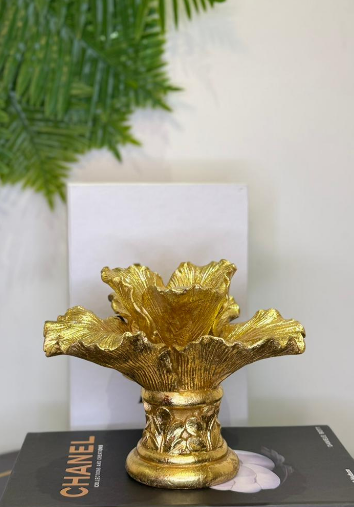 Handcrafted Golden Flower Candle Holder – Elegant Floral Art Décor for Luxurious Homes