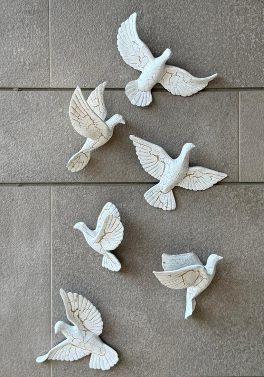 Vintage Crackle-Glaze White Bird Wall Decor Set – 3D Chic Flying Birds